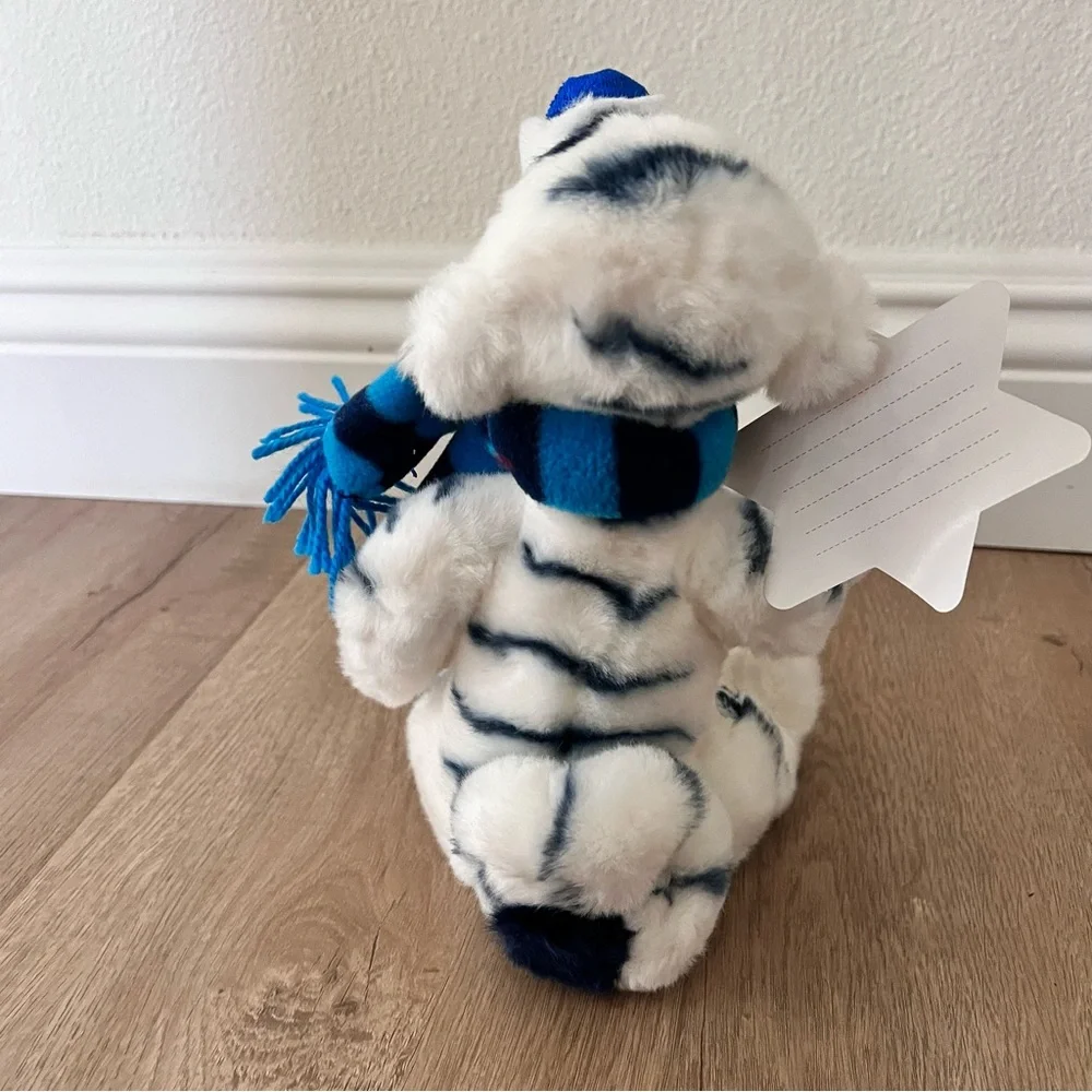 Japan Disney Store Winnie the Pooh Winter White Tigger‎ 8